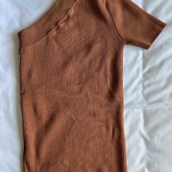 One Shoulder Knit Top - Picture 3 of 3